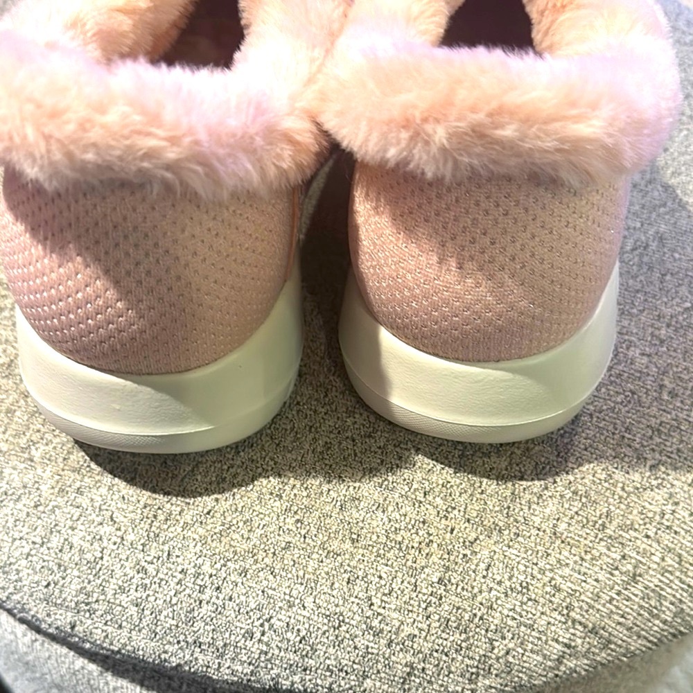 Skechers Pink Cozy slip on shoes with Plush Lining super soft - Picture 9 of 11